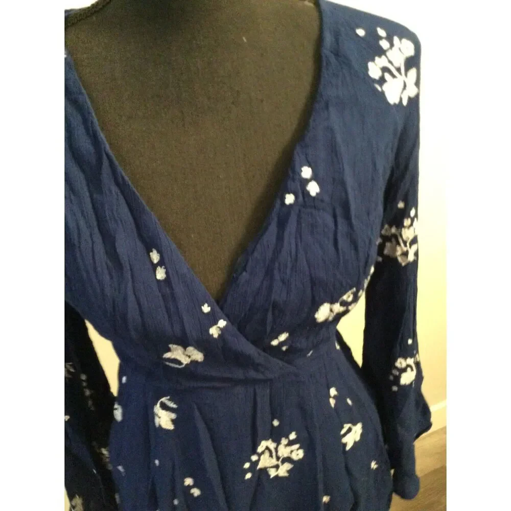 Free People Navy Blue embroidered V Neck Ruffled Dress Long Sleeve Size 4 boho